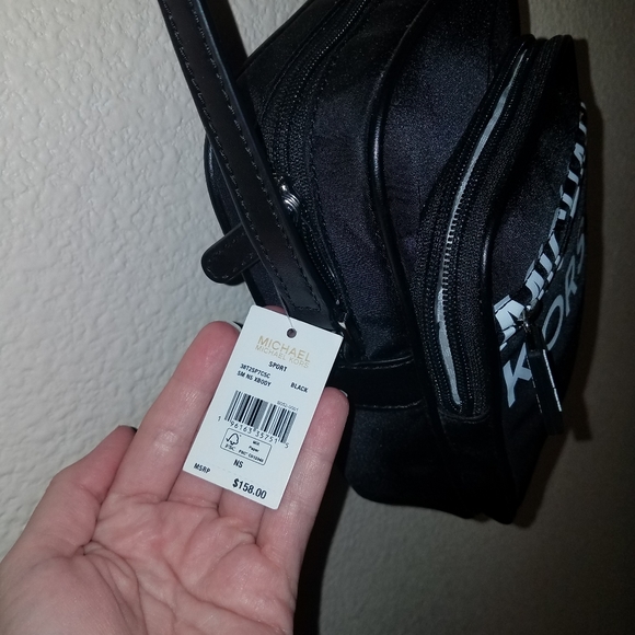 Michael Kors sport crossbody - Picture 2 of 5